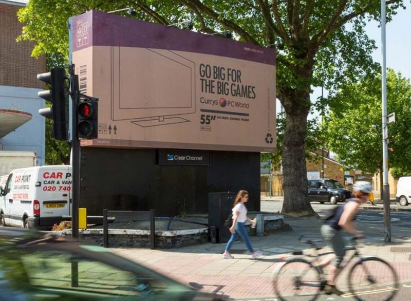 Накануне ЧМ 2018 британская торговая Currys PC World превратила билборды в коробки из под телевизоров