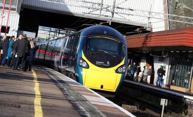 JCDecaux UK будет продавать рекламные возможности британской ж/д компании First Rail