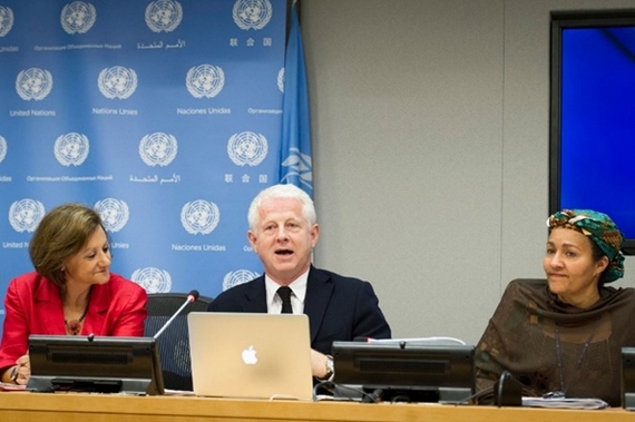 Posterscope совместно с российскими indoor-операторами AizMedia и «Vi Плазма» поддержал глобальную кампанию ООН Project Everyone