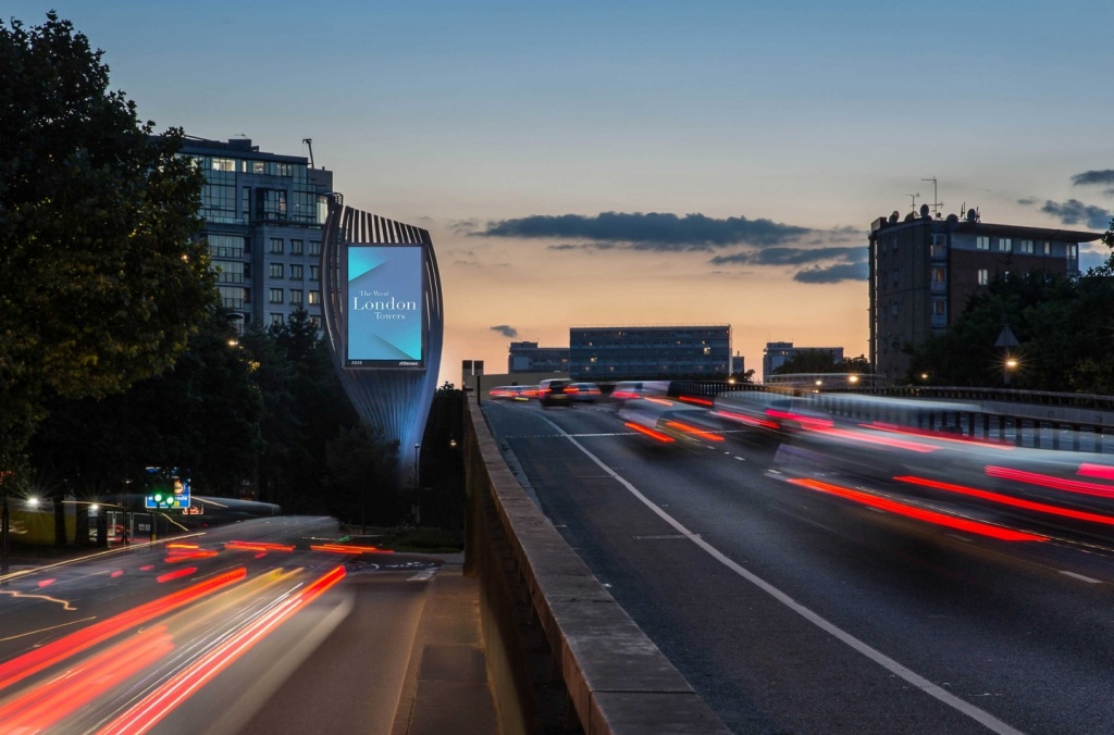 JCDecaux продолжает расширять в Великобритании премиальную сеть digital-экранов