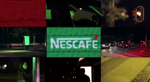 Наружная реклама кофе Nescafe заменила светофор