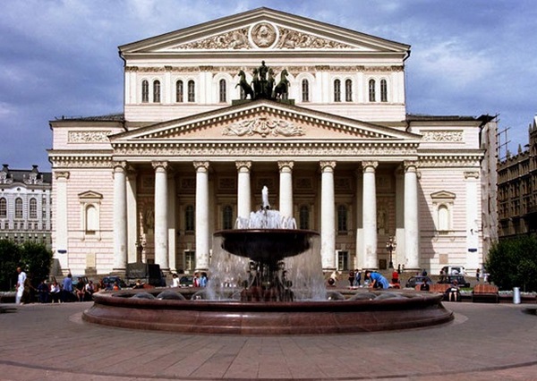 Размещать информацию о репертуаре Большого театра в 2016 году будет компания «Папиллонс»