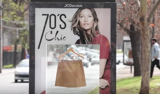 Чилийская ooh-реклама примерила модные новинки из коллекции Falabella
