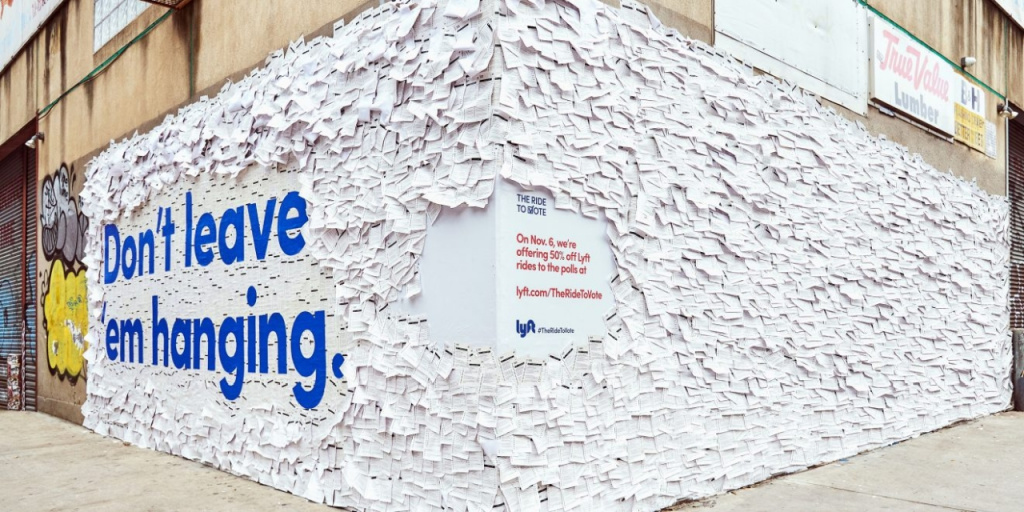 Американская служба такси Lyft создала мурал из неиспользованных бюллетеней для голосования