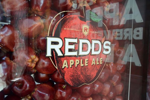 Компания MillerCoors вырастила яблони на крыше остановки в Чикаго