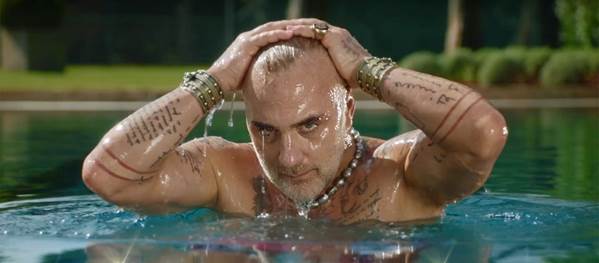 Итальянский миллионер Джанлука Вакки станцевал для Jacobs Millicano