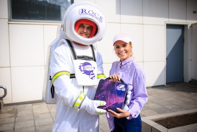 Космонавт R.O.C.S поздравил российских знаменитостей с Днем космонавтики