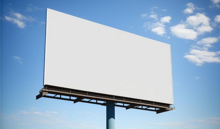 Более 300 незаконных рекламных конструкций демонтировано в Иркутске в 2025 году