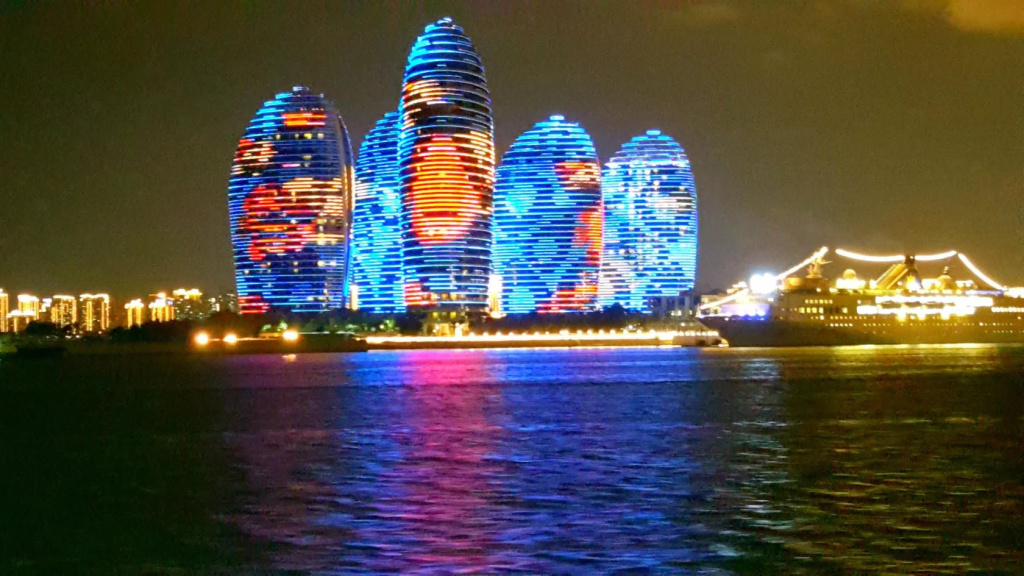 Новая эстетика города: медиафасады как лучший способ встроиться в городскую среду