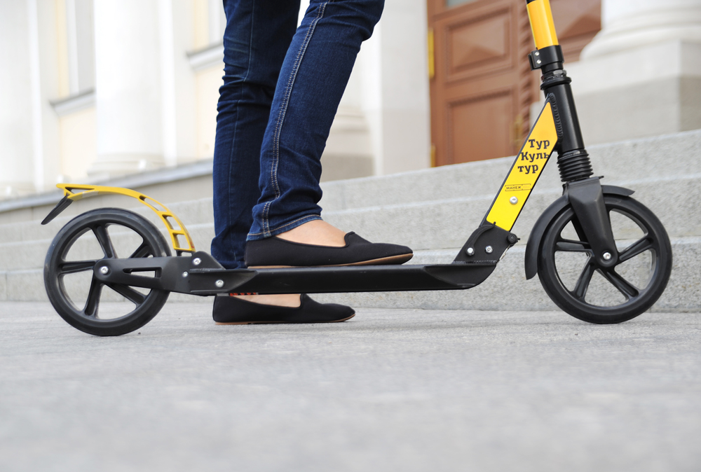 «Билайн» предлагает москвичам прокатиться на самокатах