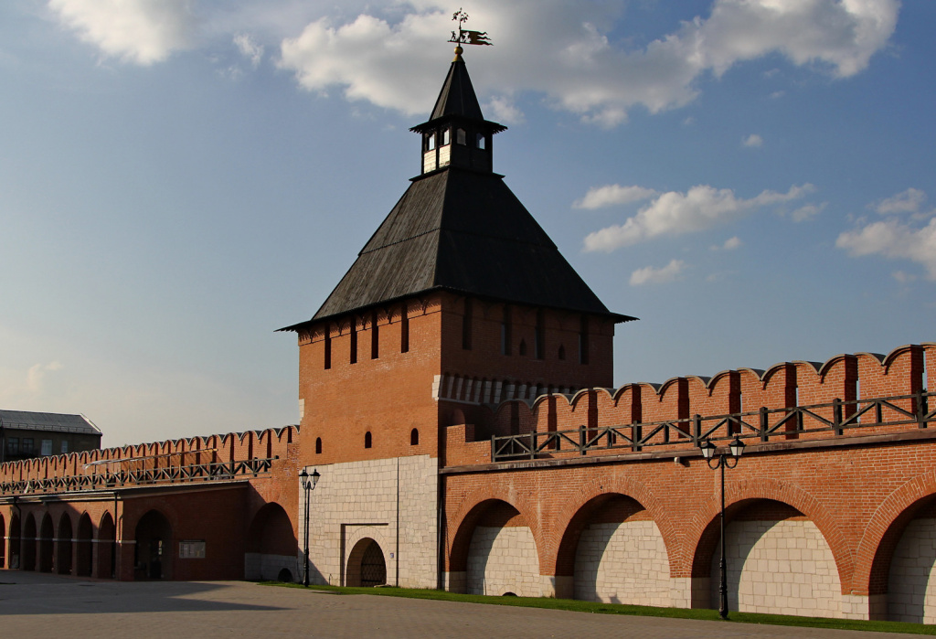 Наружная реклама приглашает туристов «Начать субботу с Тулы»