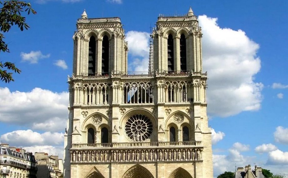JCDecaux пожертвует на восстановление Собора Парижской Богоматери 20 млн евро
