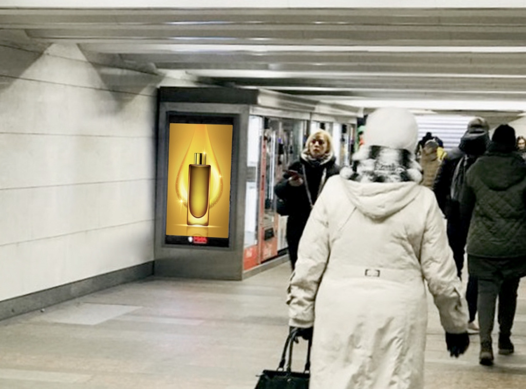 АО «МИА» запускает новые рекламоносители в подземном переходе в центре Москвы