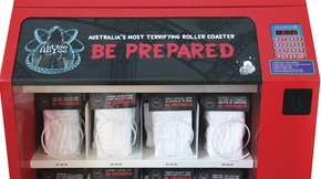 Посетителям американских горок в Австралии дарят трусы 