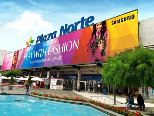 Samsung установил в Лиме самый большой медиафасад в Латинской Америке