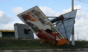 Ураганный ветер в Набережных Челнах унёс у оператора «Реклама-центр» 500 тыс. рублей