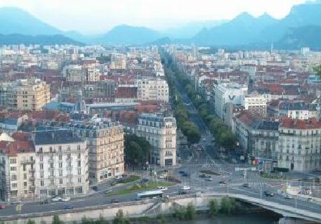 Власти французского Гренобля запретили наружную рекламу