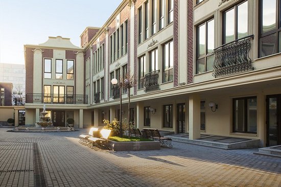 central street 2.jpeg