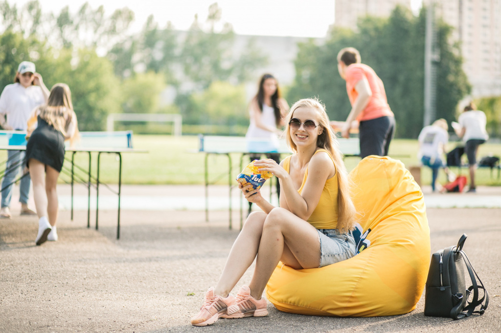 Новый формат отдыха. Бар ботанист веранда. Глэмпинг люди. Глэмпинг авиапарк. Лагерь анапа 2021 орлёнок.